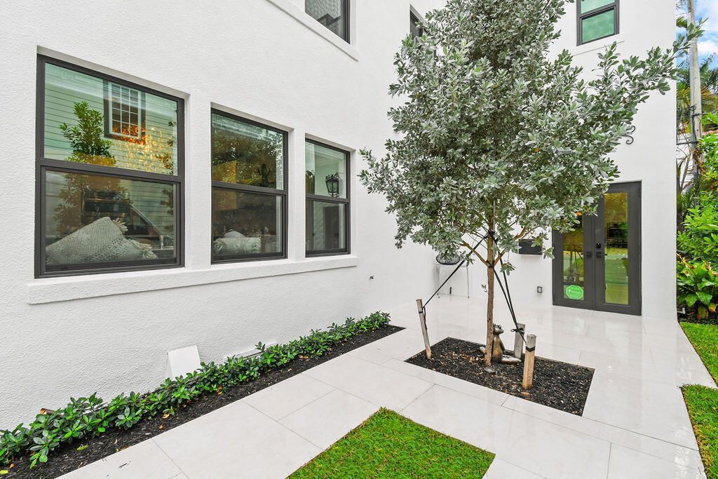 226 Oleander Avenue, Unit 3, Palm Beach, FL 33480 Photo