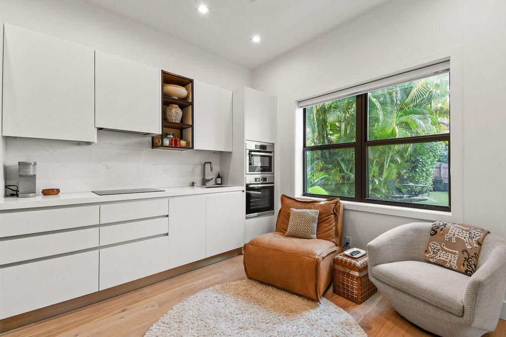 226 Oleander Avenue, Unit 3, Palm Beach, FL 33480 Photo