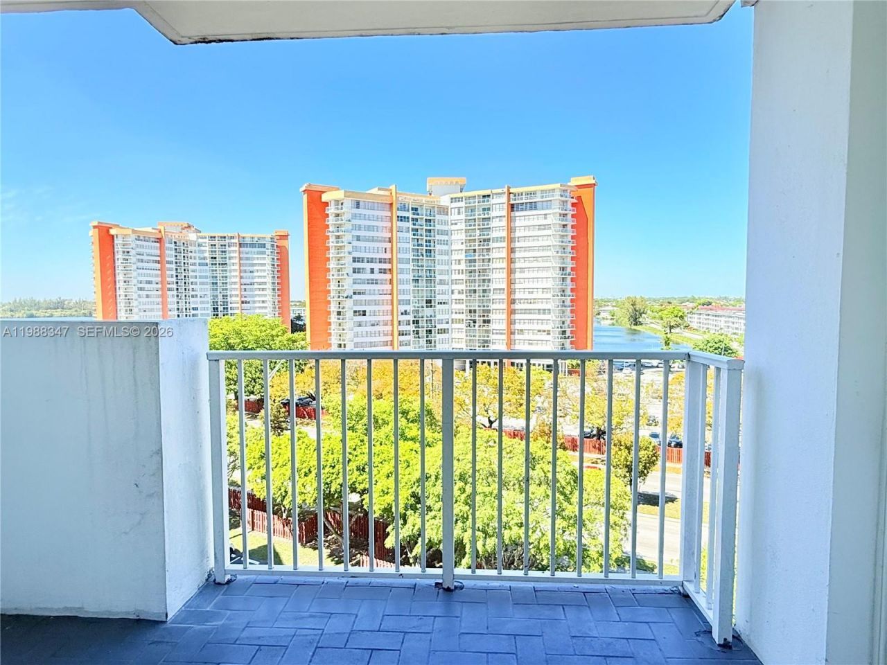 1300 NE Miami Gardens Dr , Unit 804E, Miami, FL 33179 Photo