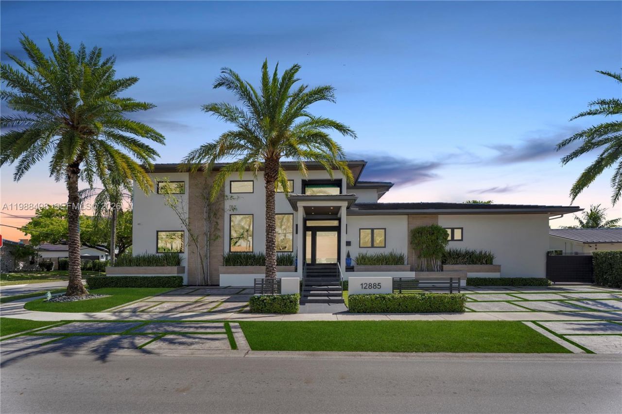 12885 N Bayshore Dr, North Miami, FL 33181 Photo
