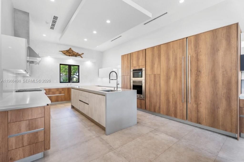 12885 N Bayshore Dr, North Miami, FL 33181 Photo