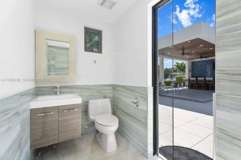 12885 N Bayshore Dr, North Miami, FL 33181 Photo