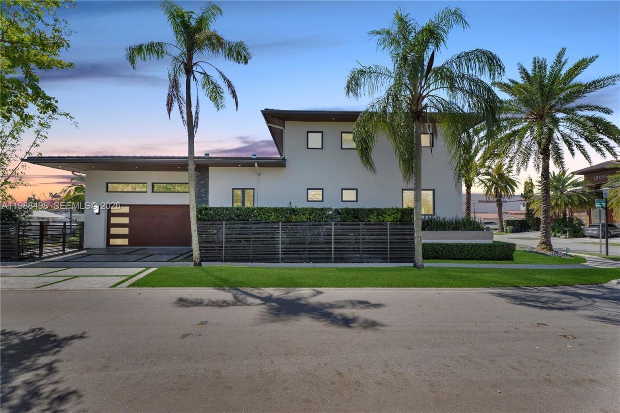 12885 N Bayshore Dr, North Miami, FL 33181 Photo