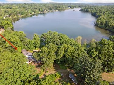 4300 W BACON Road, Hillsdale Twp, MI 49242