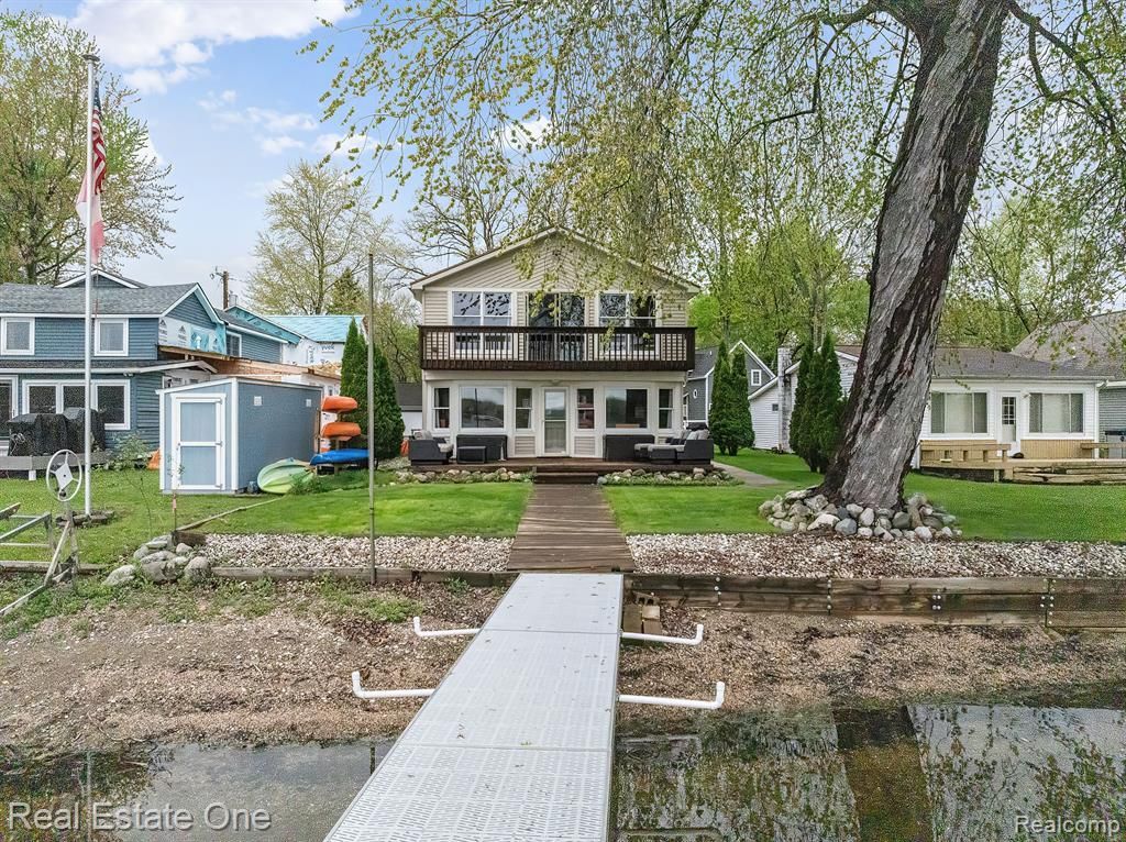 4825 Downing Drive, Hamburg Township, MI 48169 Main Photo