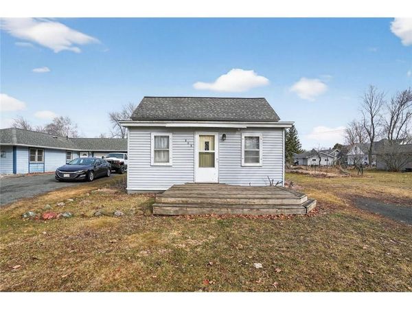 809 E Park Avenue, Luck, WI 54853