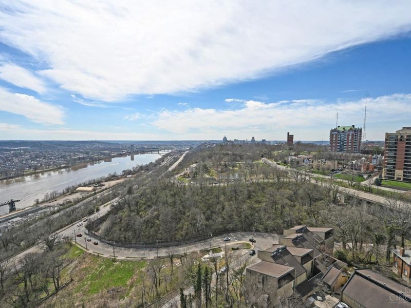 2200 Victory Parkway, Unit 2002, Cincinnati, OH 45206 Photo 47