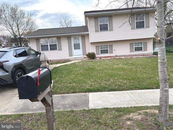 10810 HOLLAWAY DRIVE, UPPER MARLBORO, MD 20772