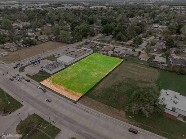 1405 Swan Lake Road, Bossier City, LA 71111