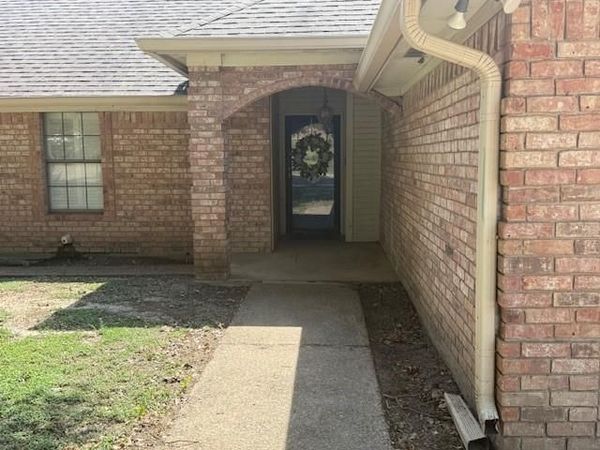 72 Delmore Drive , Hillsboro, TX 76645