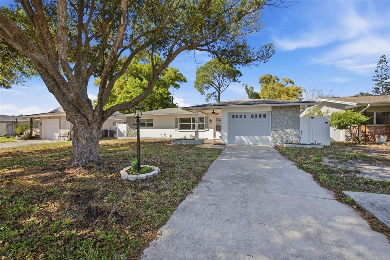 2190 Scotland Drive , Clearwater, FL 33763 Photo