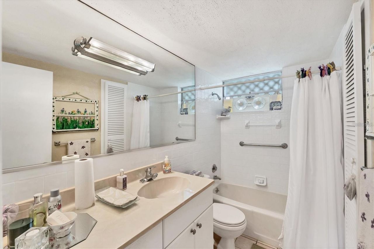 4350 Chatham Drive, Unit 106, Longboat Key, FL 34228 Photo