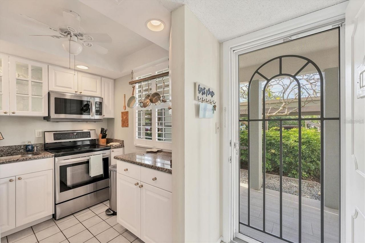 4350 Chatham Drive, Unit 106, Longboat Key, FL 34228 Photo