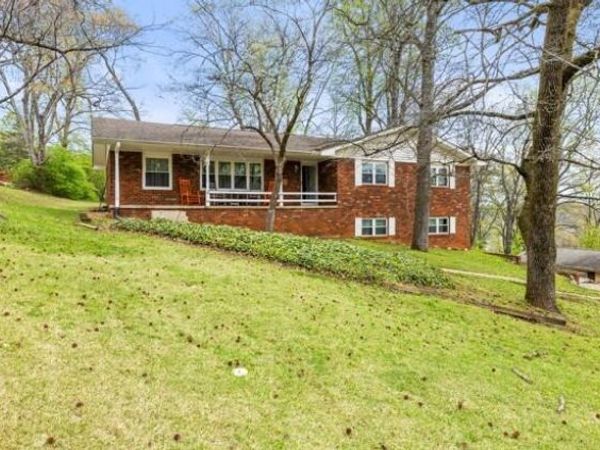 23 Holiday Lane, Chattanooga, TN 37415