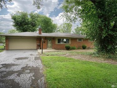 1390 Nutwood Drive, Centerville, OH 45458