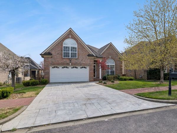 1075 Isaac Franklin Dr, Gallatin, TN 37066