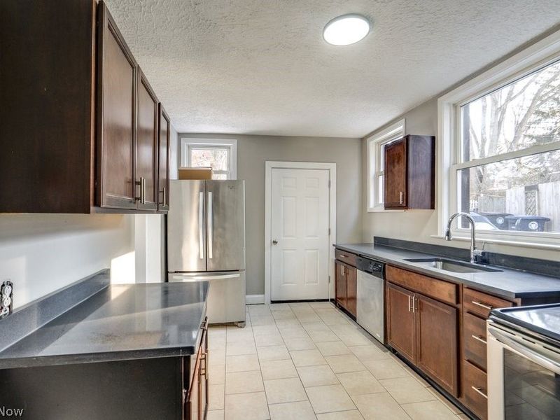 561 Melrose Street, Akron, OH 44305 Photo 14