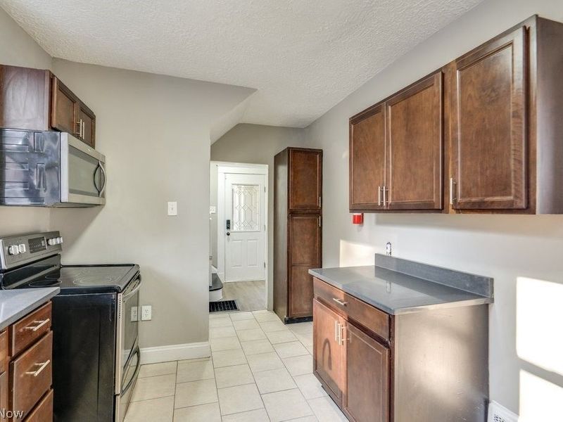 561 Melrose Street, Akron, OH 44305 Photo 16