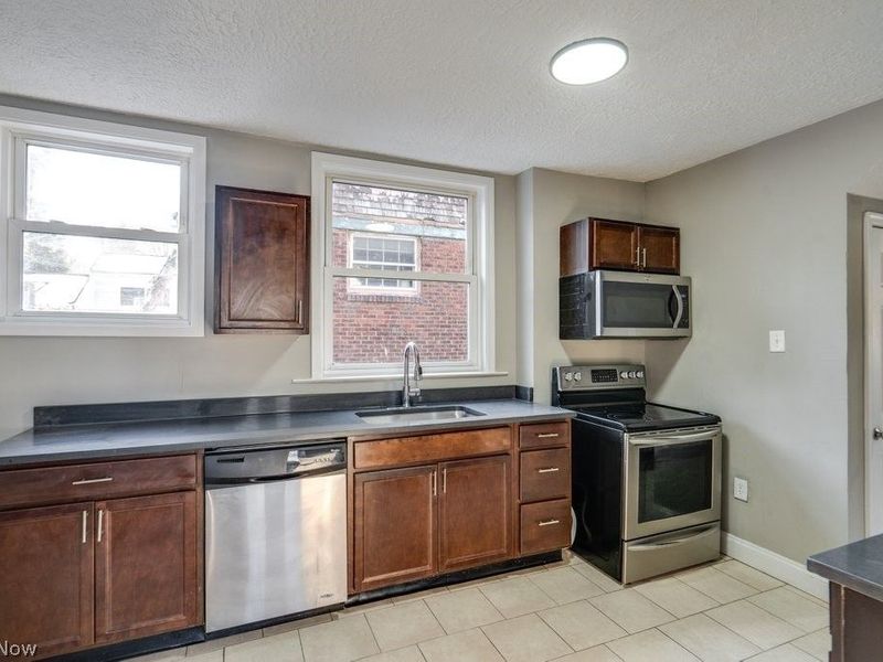 561 Melrose Street, Akron, OH 44305 Photo 17