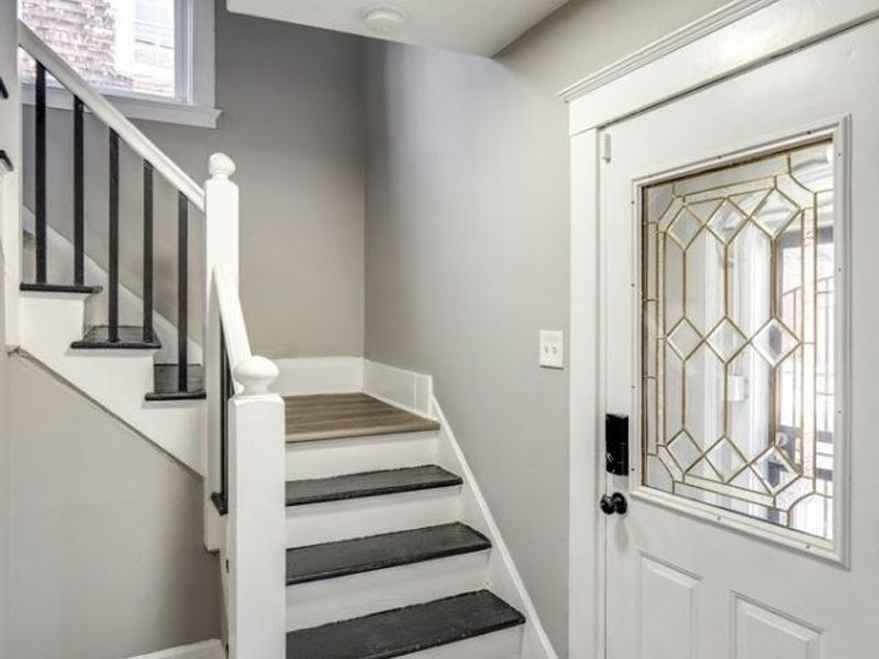 561 Melrose Street, Akron, OH 44305 Photo 3