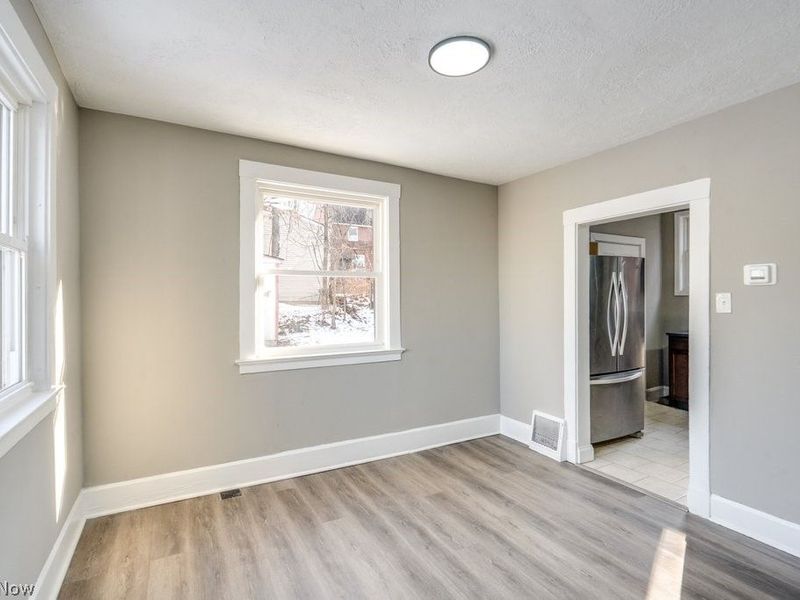 561 Melrose Street, Akron, OH 44305 Photo 9