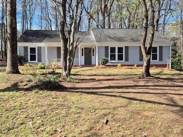 8246 Arrowsmith Lane , Charlotte, NC 28270