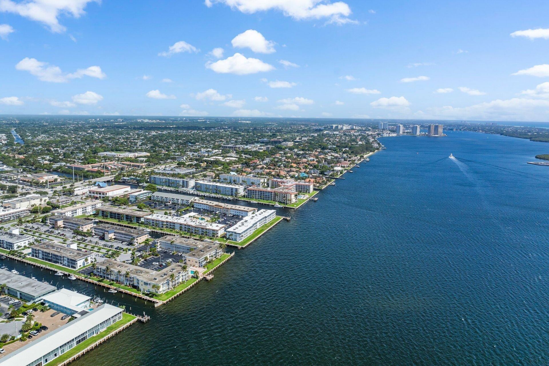 100 Shore Court, Unit 105, North Palm Beach, FL 33408 Photo