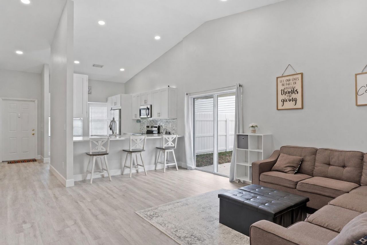 12 Paxford Lane W, Boynton Beach, FL 33426 Photo