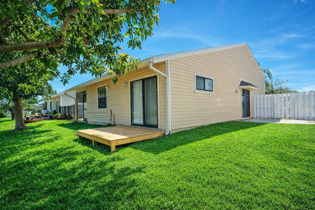 12 Paxford Lane W, Boynton Beach, FL 33426 Photo