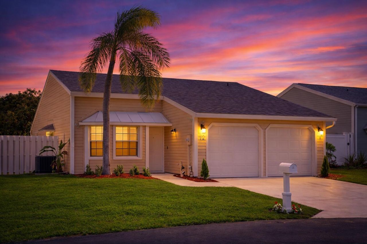 12 Paxford Lane W, Boynton Beach, FL 33426 Photo