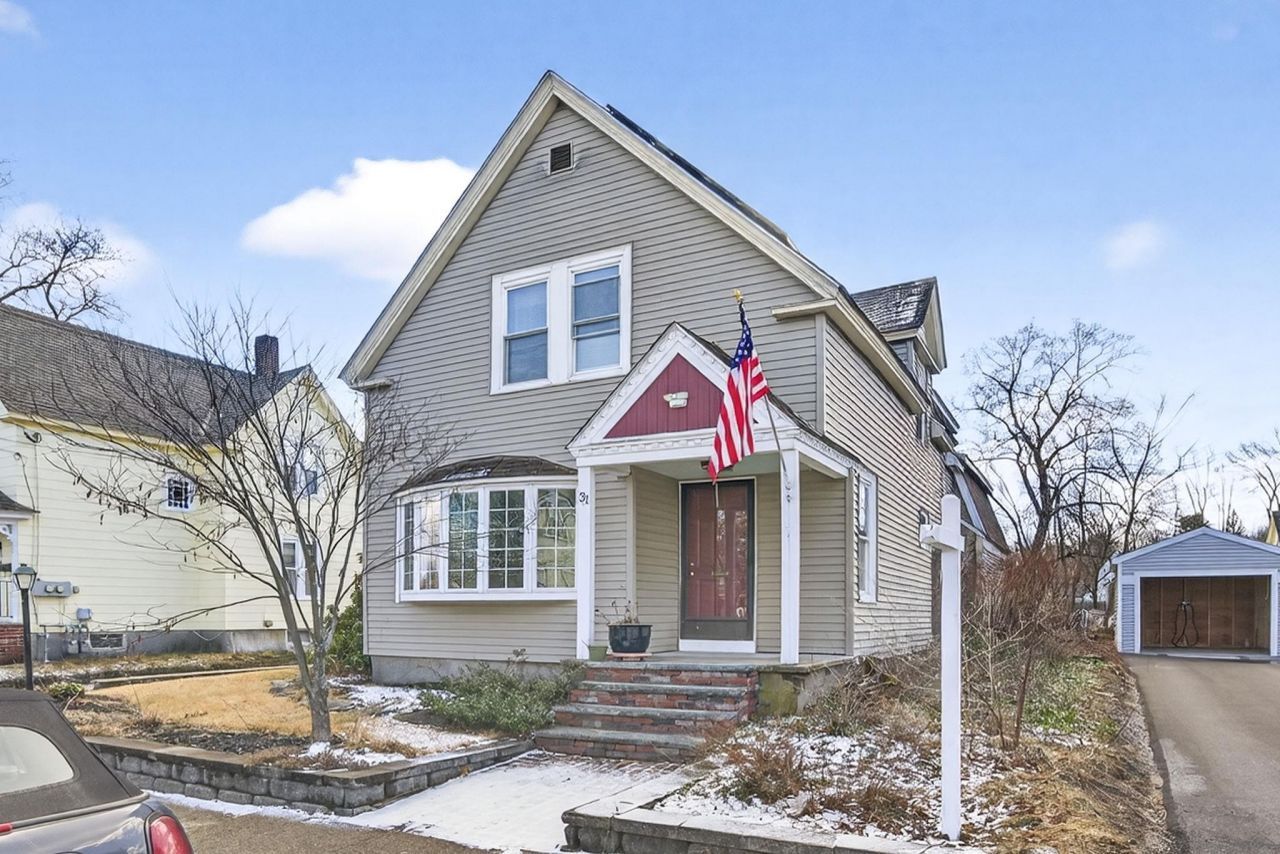 31 Lincoln Avenue, Nashua, NH 03060 Main Photo