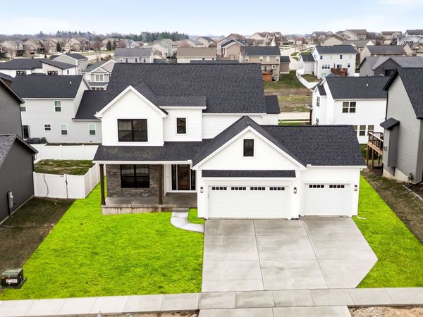 5211 Castlebar Drive, Bloomington, IL 61705