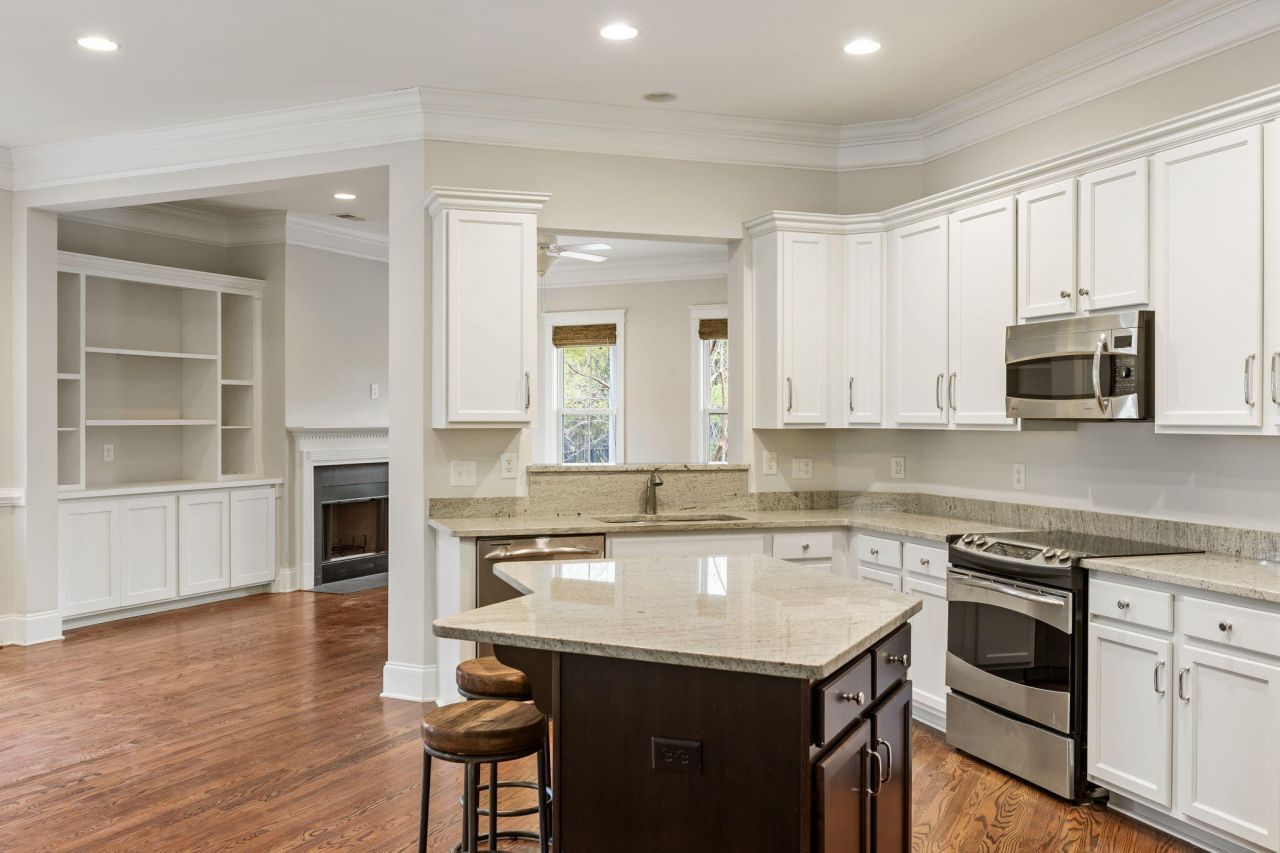 835 Hale Street Photo 10