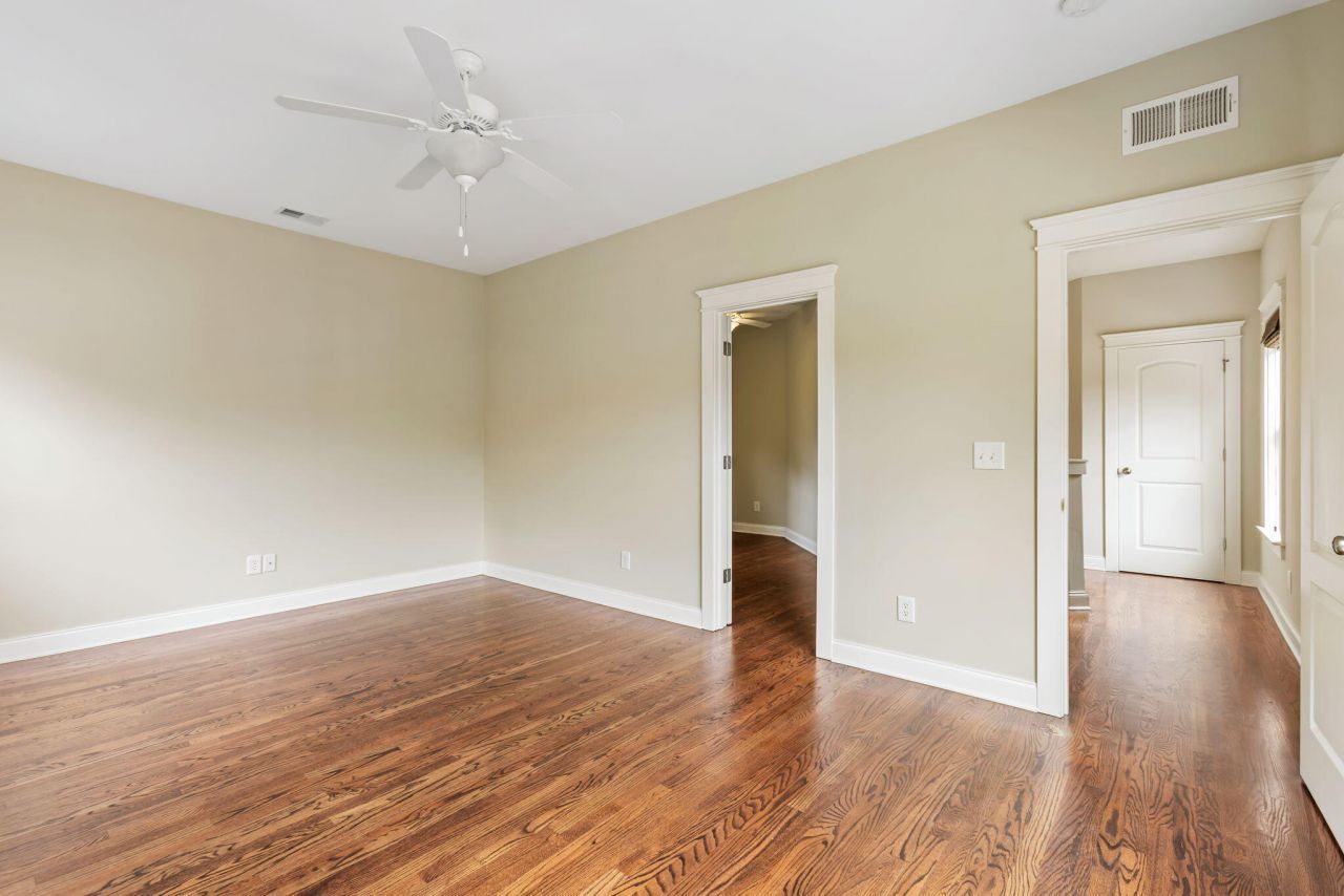 835 Hale Street Photo 19