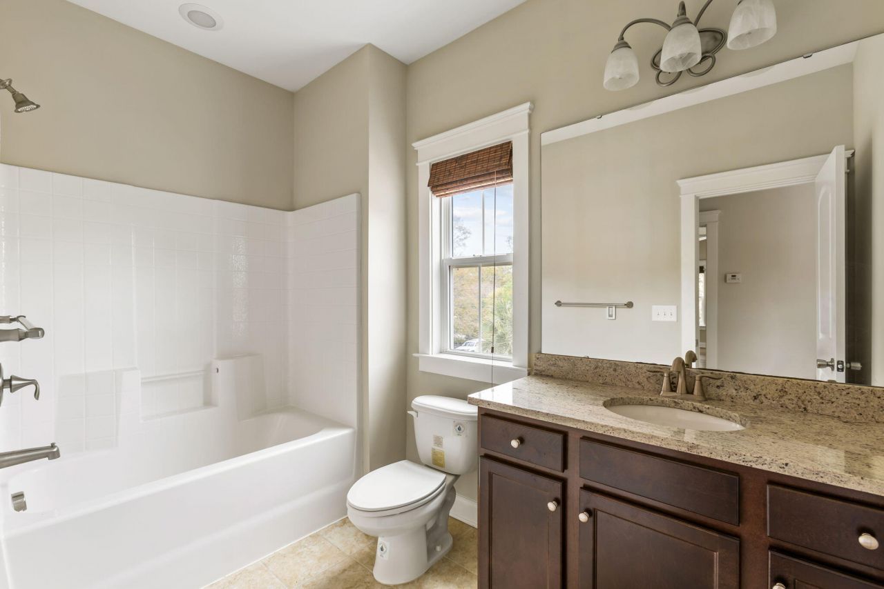 835 Hale Street Photo 21