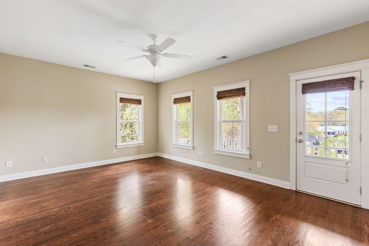 835 Hale Street Photo 24