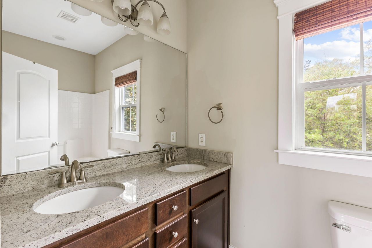 835 Hale Street Photo 26