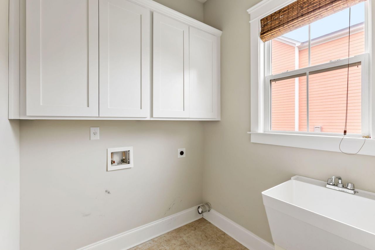 835 Hale Street Photo 29