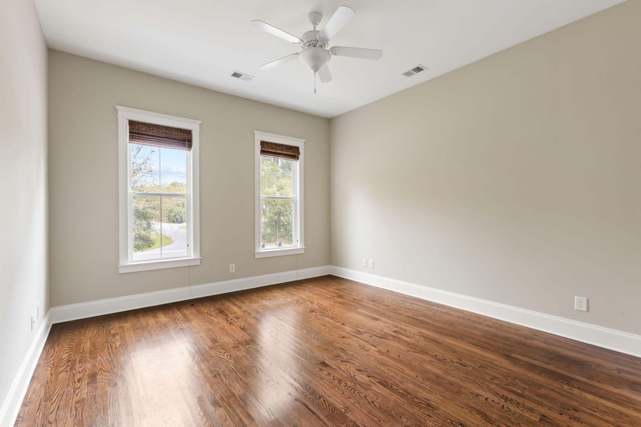 835 Hale Street Photo 4