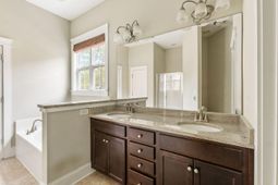 835 Hale Street photo 4