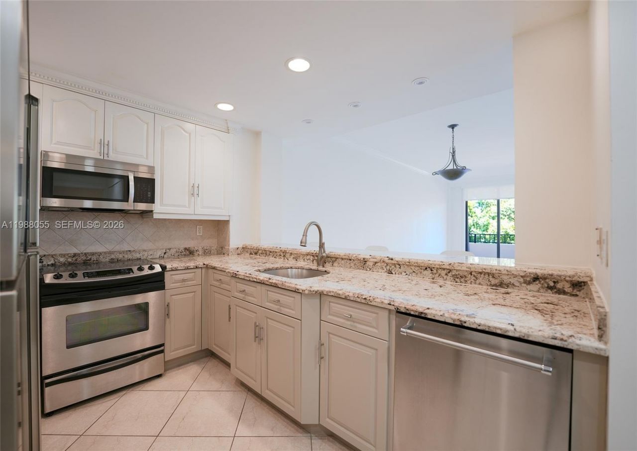 151 Crandon Blvd, Unit 320, Key Biscayne, FL 33149 Photo