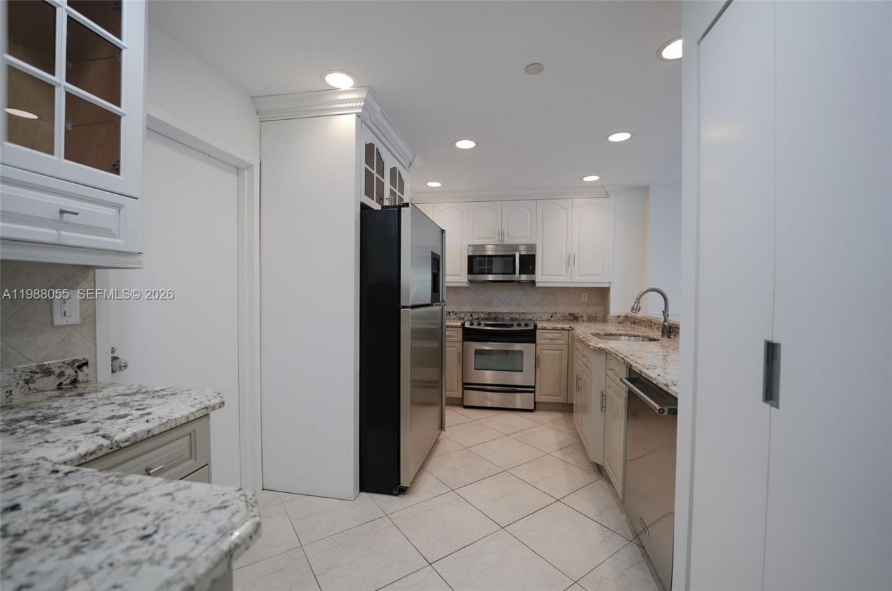 151 Crandon Blvd, Unit 320, Key Biscayne, FL 33149 Photo