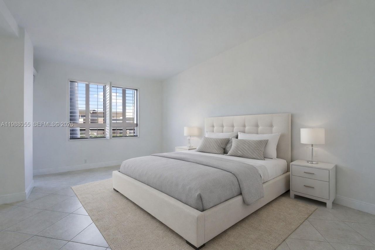 151 Crandon Blvd, Unit 320, Key Biscayne, FL 33149 Photo