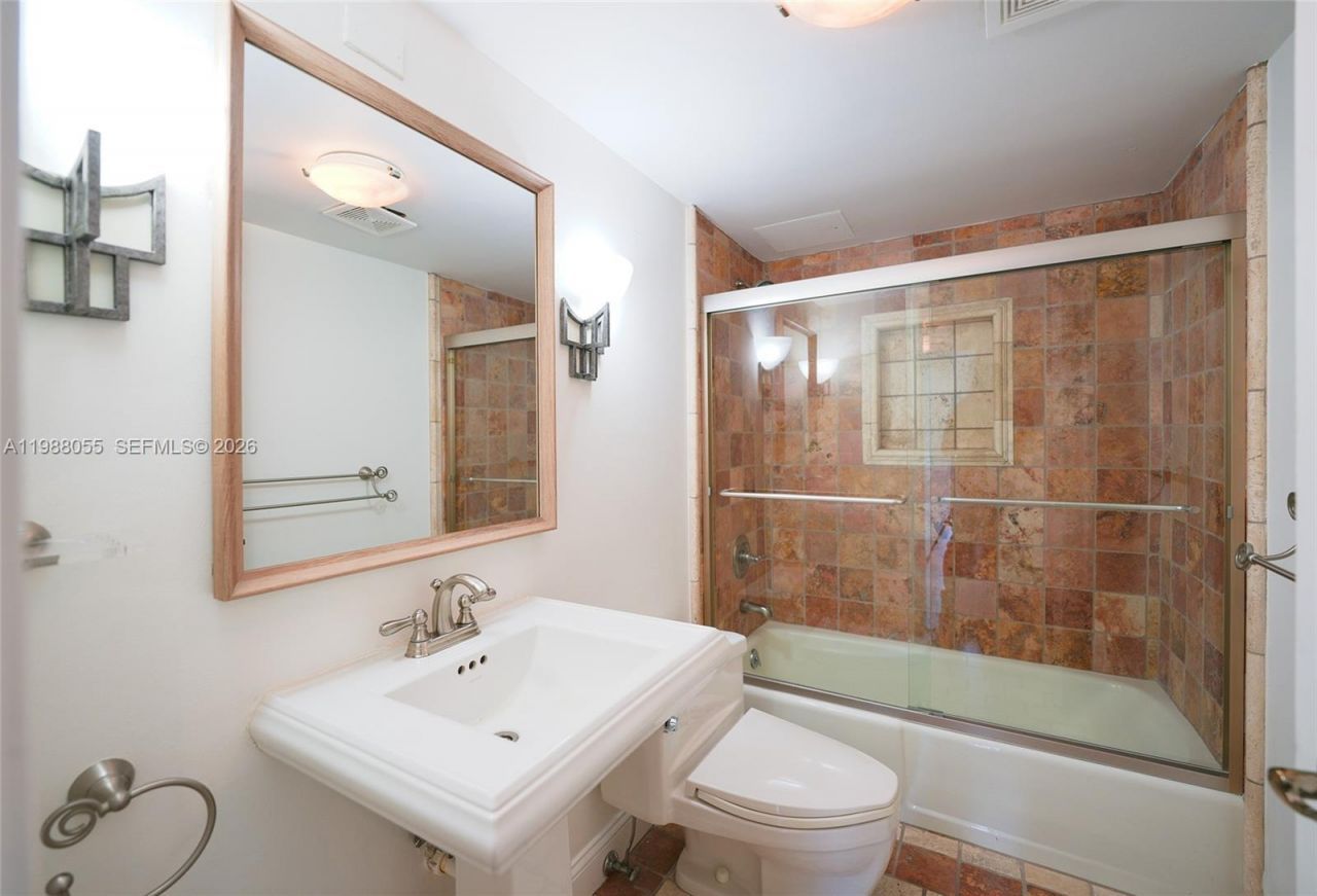 151 Crandon Blvd, Unit 320, Key Biscayne, FL 33149 Photo