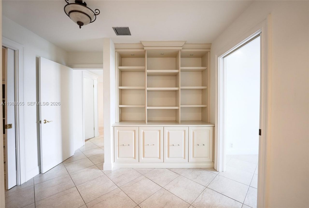 151 Crandon Blvd, Unit 320, Key Biscayne, FL 33149 Photo