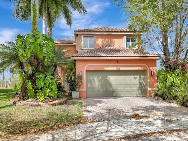 1653 Winterberry Ln , Weston, FL 33327