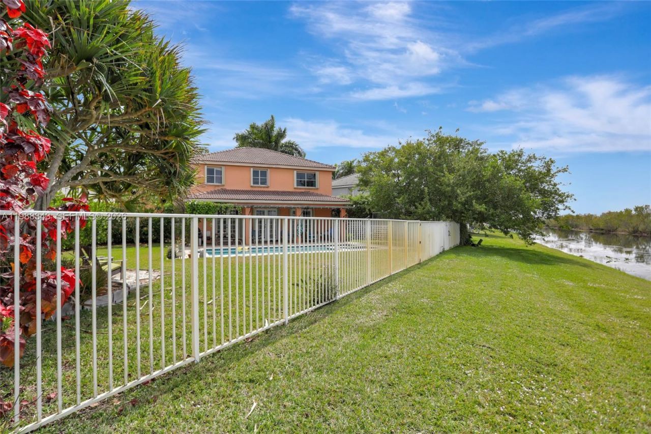 1653 Winterberry Ln, Weston, FL 33327 Photo