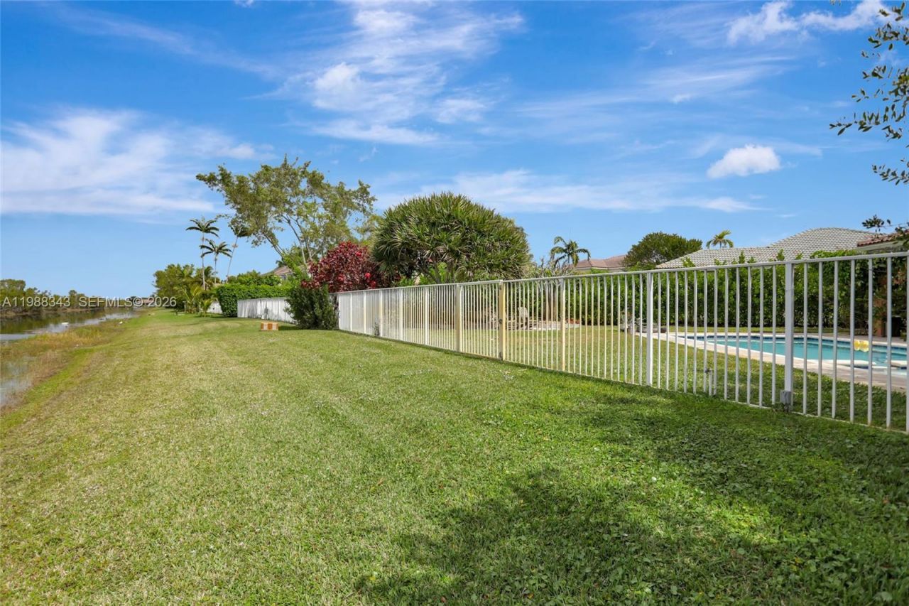 1653 Winterberry Ln, Weston, FL 33327 Photo