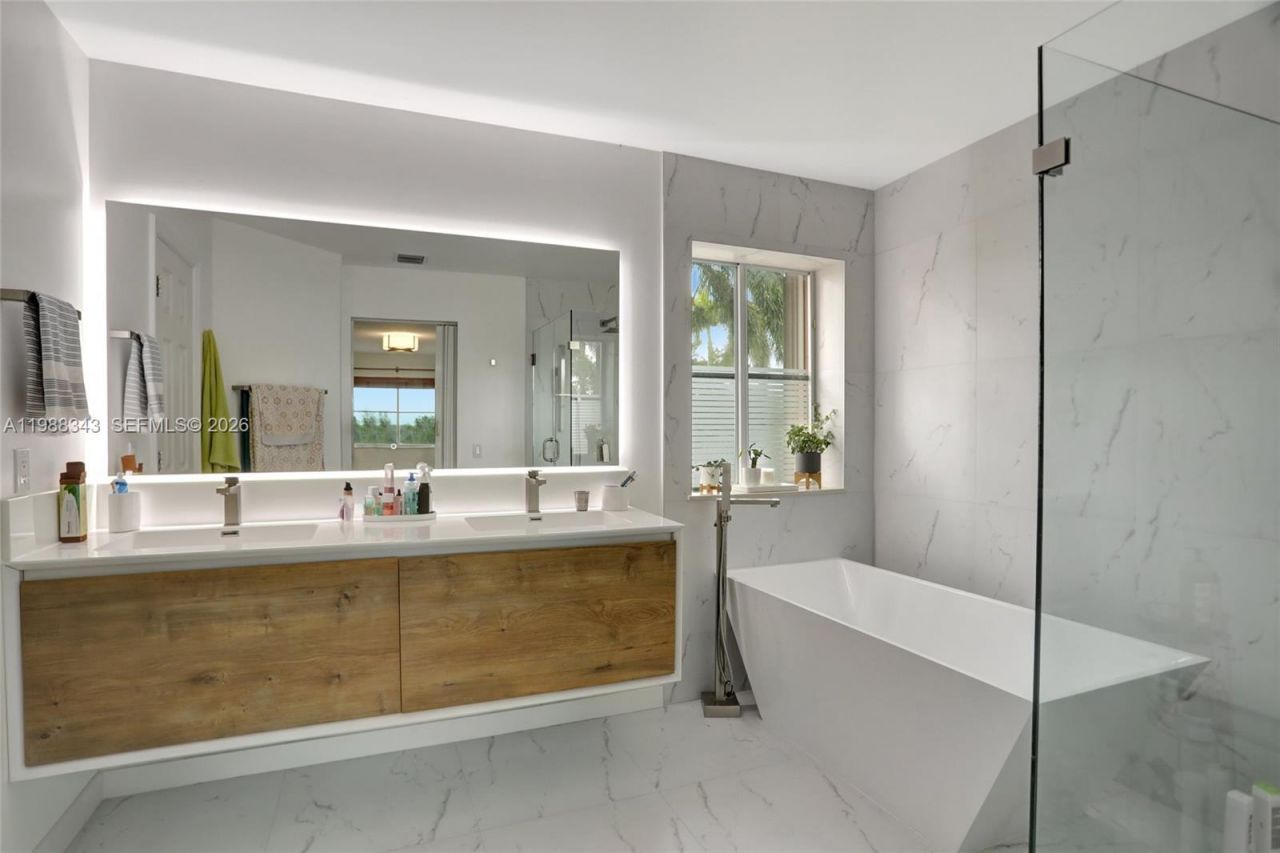 1653 Winterberry Ln, Weston, FL 33327 Photo