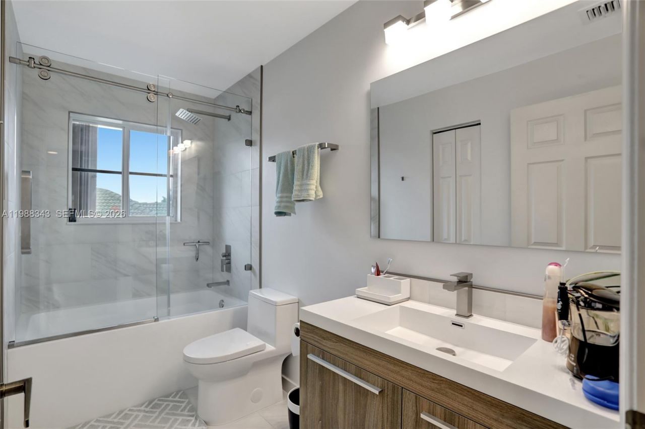 1653 Winterberry Ln, Weston, FL 33327 Photo